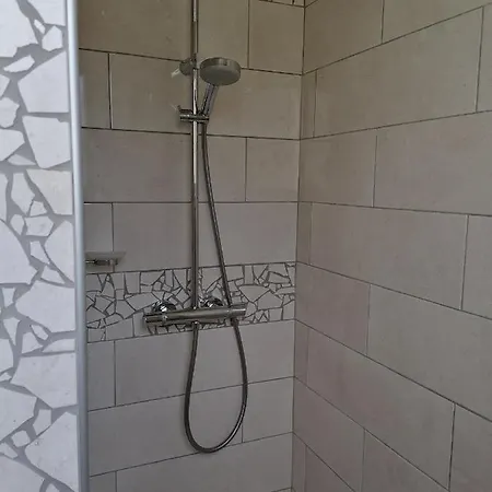בית נופש Le Petit Cabanon *